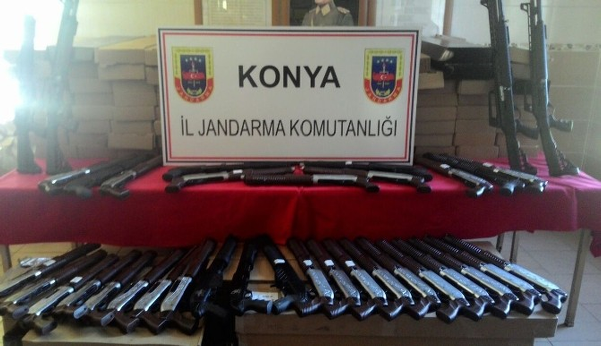 Konya\'da Kaçak Silah Operasyonu