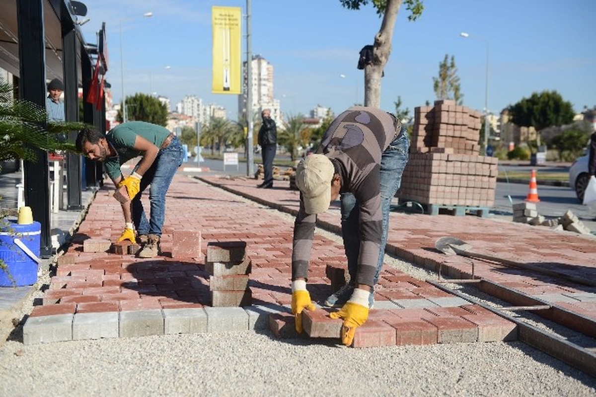 Konyaaltı\'na Modernize Kaldırımlar