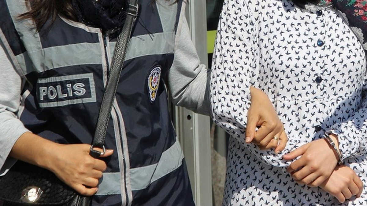 Kumluca\'da Fetö Operasyonu: 9 Kadın Gözaltında