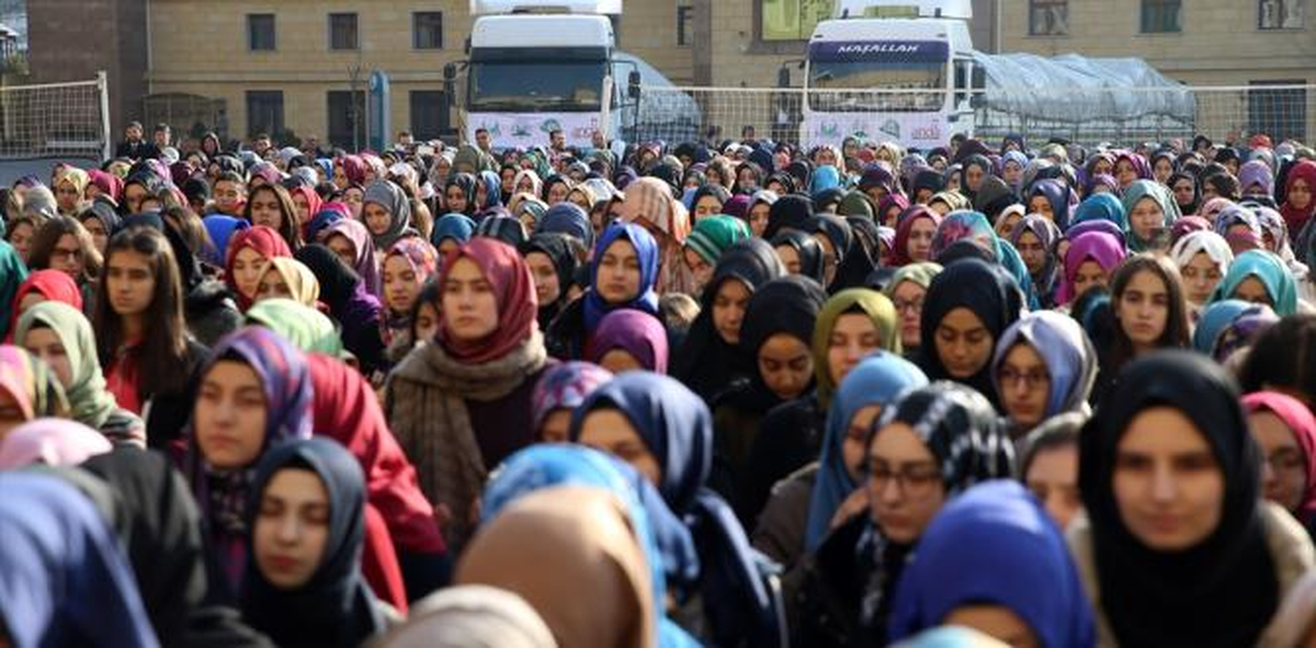 Öğrencilerden Halep\'e Yardım