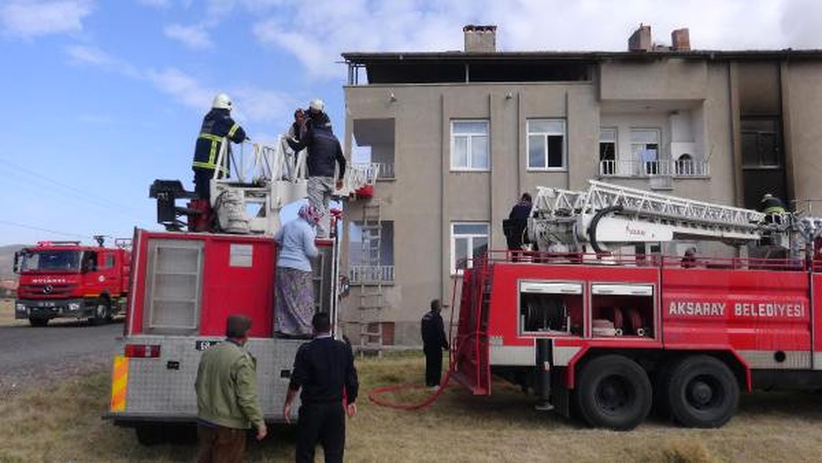 Yangında Mahsur Kalan Çocukları İtfaiye Kurtardı