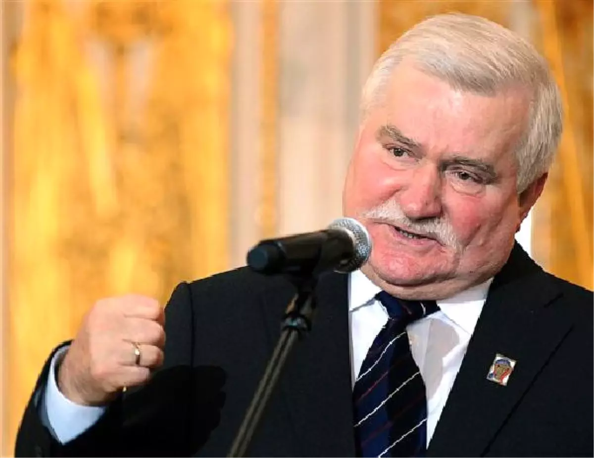 Polonya Eski Devlet Başkanı Walesa: Polonya\'yı AB\'den Atmalılar