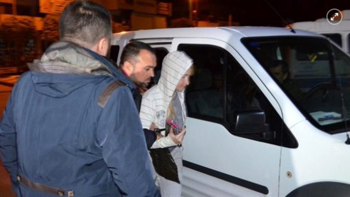 Rus Büyükelçi Karlov\'un Silahlı Saldırı Sonucu Öldürülmesi