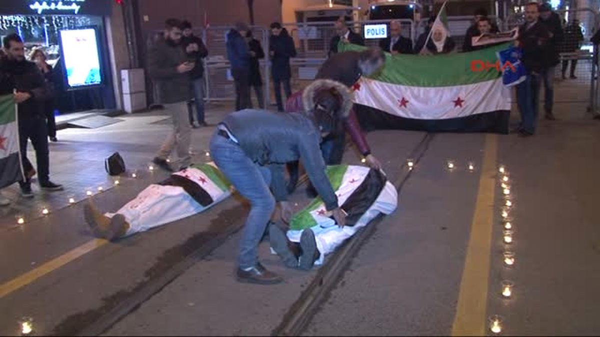 Rusya Istanbul Başkonsolosluğu Önünde Suriye Eylemi