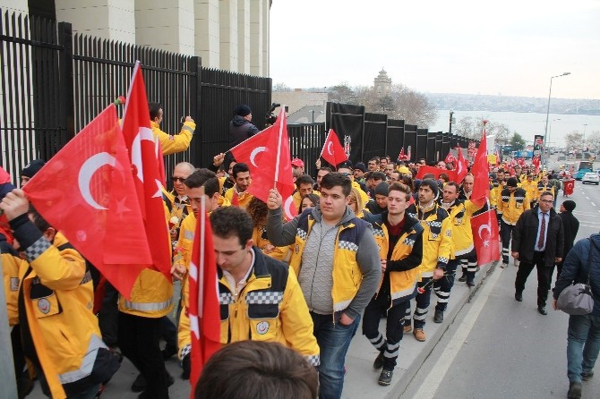 Sağlıkçılar Şehitler İçin Yürüdü