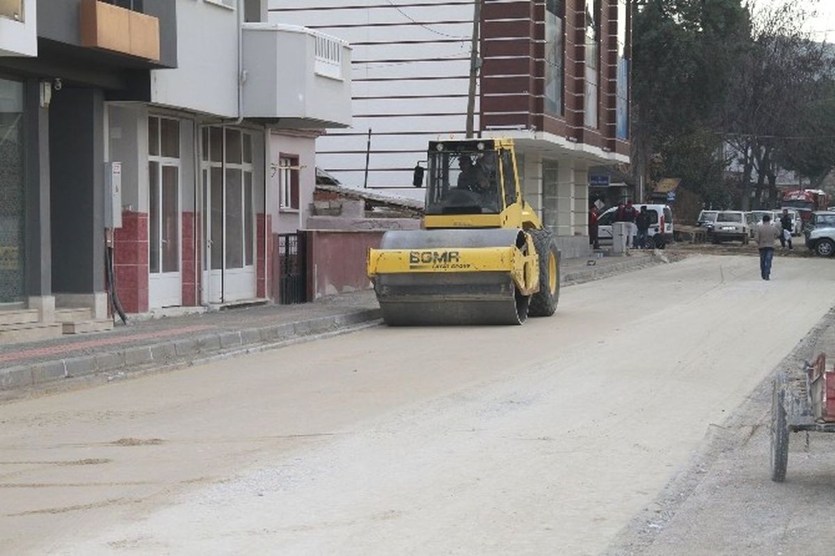 Sarıgöl\'de Caddeler Modernleşiyor