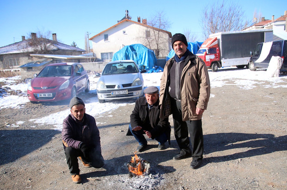 Şarkışla\'da Soğuk Hava Emtia Pazarını Etkiledi