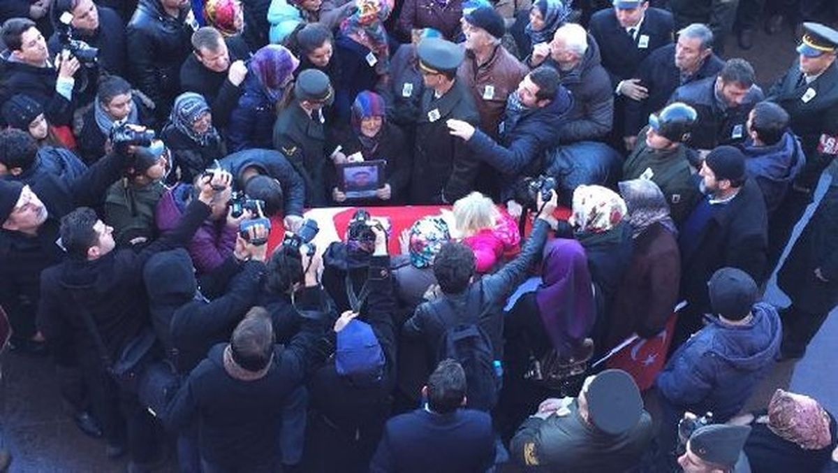 Şehit Komando Er Döngel, Gözyaşları Arasında Toprağa Verildi