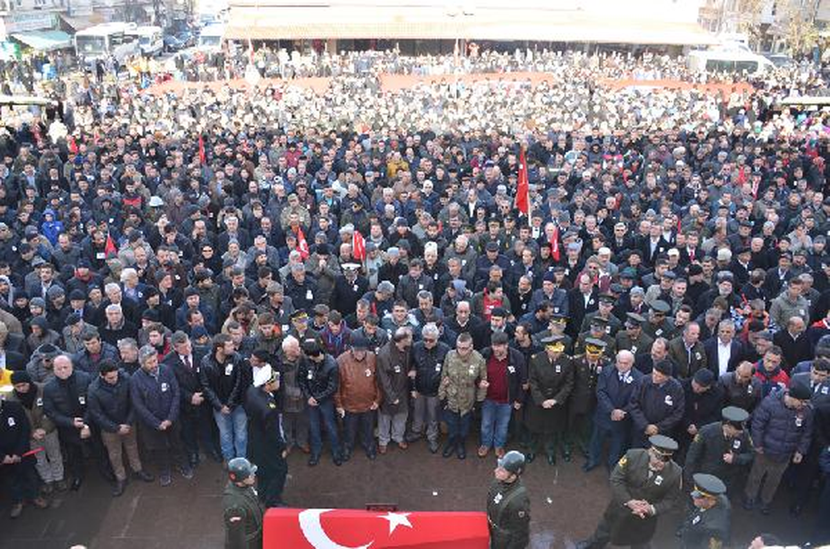 Şehit Komando Er Döngel, Gözyaşları Arasında Toprağa Verildi (2)