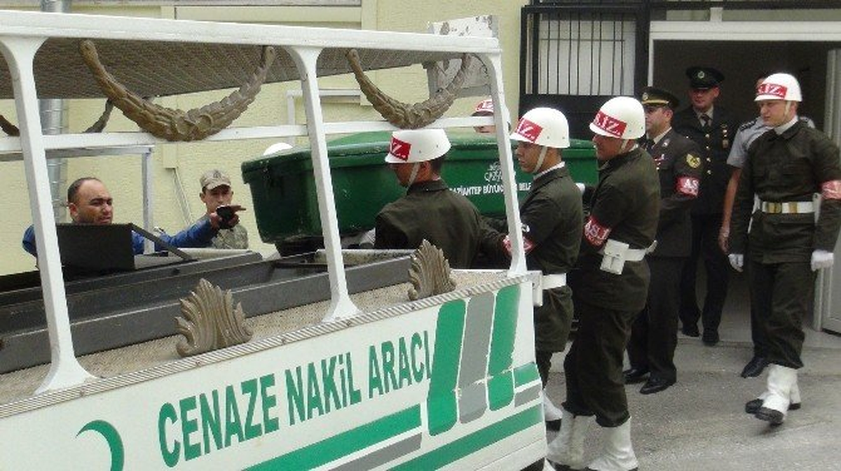 Şehit Polis Datlı\'nın Cenazesi Adli Tıp Kurumu\'ndan Alındı