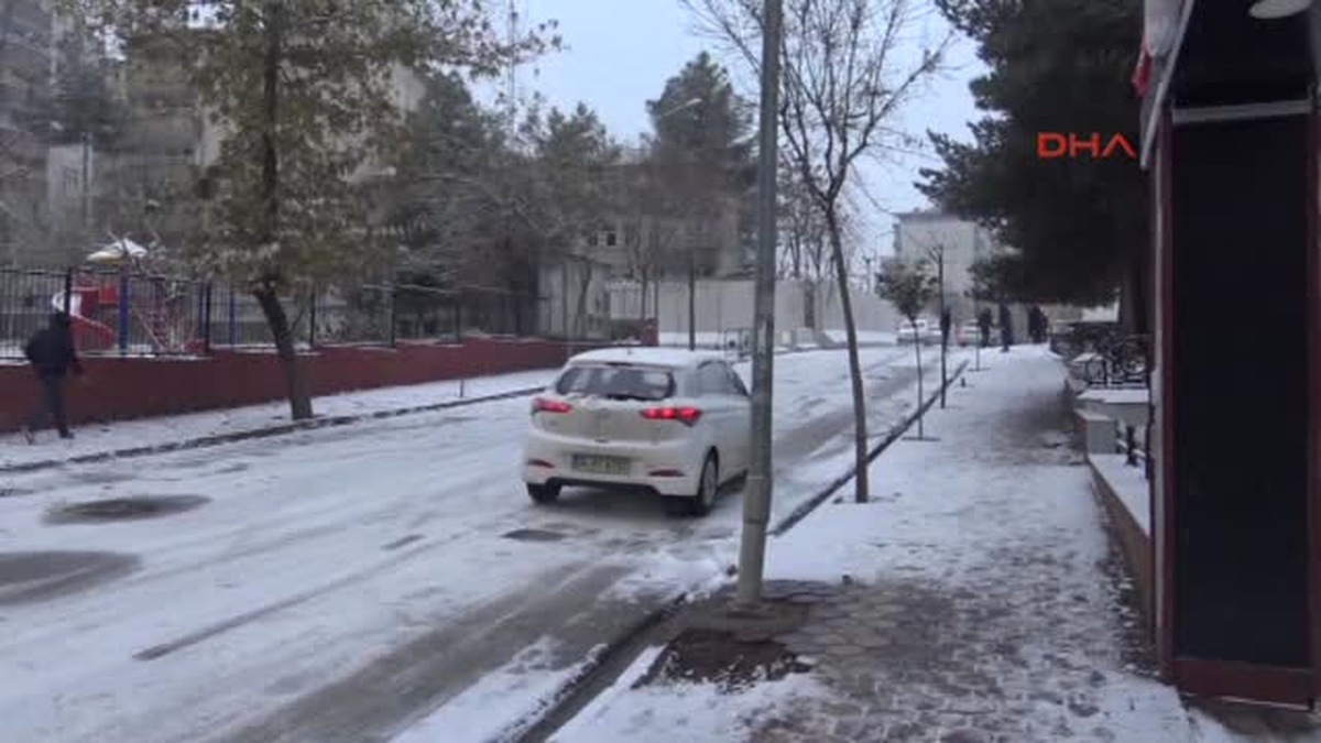 Siirt\'te Kar Yağışına Bağlı 40 Kaza, Karlıova\'da Ise Eksi 30 Derecede Yaşam Mücadelesi 1-