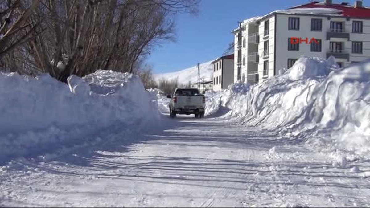 Siirt\'te Kar Yağışına Bağlı 40 Kaza, Karlıova\'da Ise Eksi 30 Derecede Yaşam Mücadelesi 2-