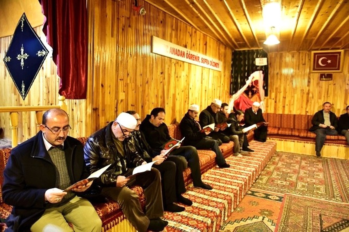 Tosya\'da Yaren Meclisi İlk Ocağı Şehitler İçin Yaktı