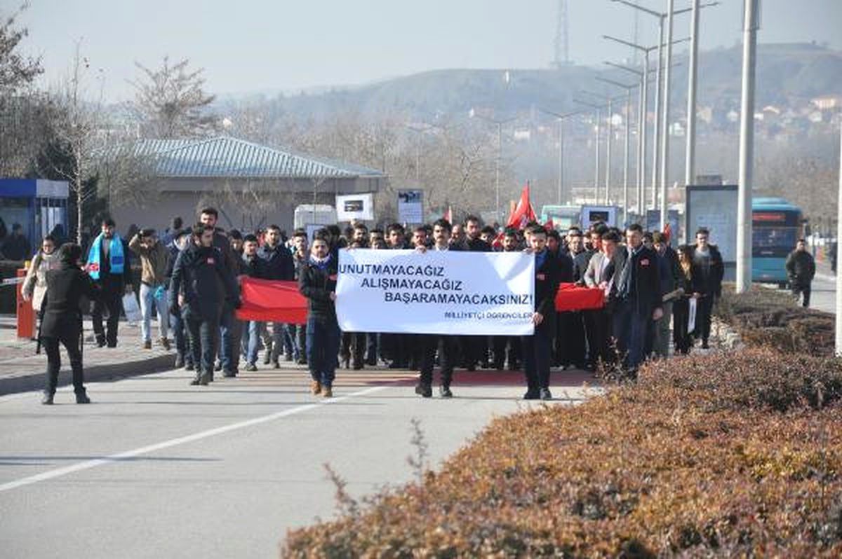 Üniversitede Terörü Protesto Yürüyüşü