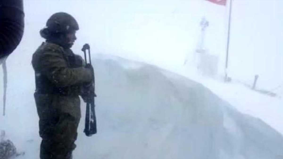 Yüksekova\'da Bir Üs Bölgesindeki Askerlerin Yaşamı