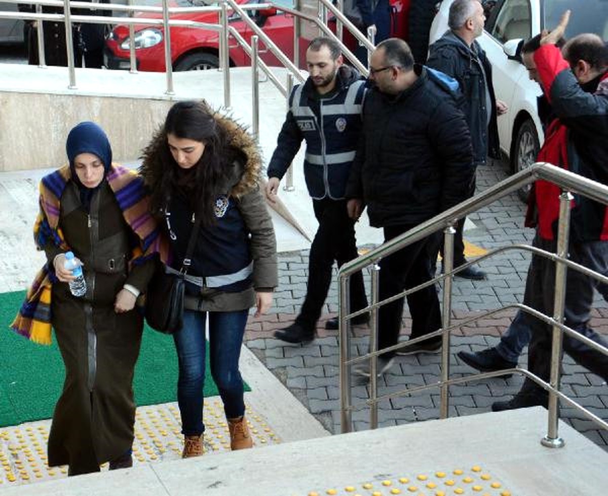 Zonguldak\'ta Fetö Soruşturmasında 5 Kişi Adliyede