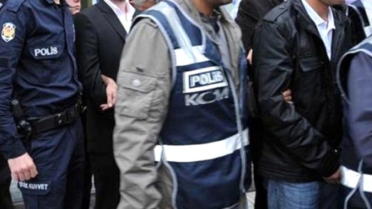 Adıyaman\'da Fetö/pdy Operasyonunda 3 Gözaltı