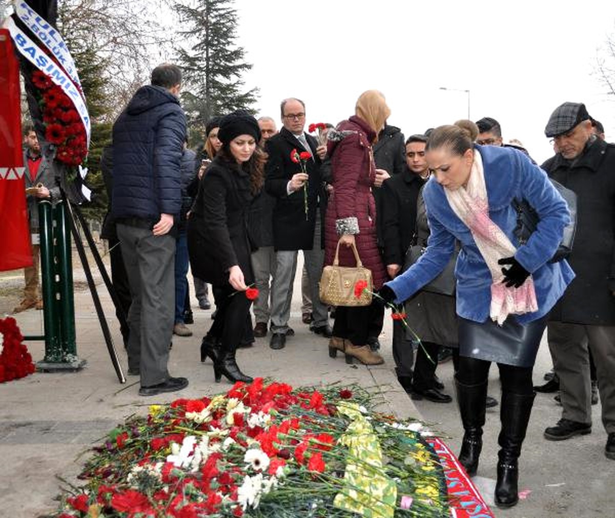 Agü\'lü Akademisyenler, \'Şehitler Durağı\'nı Ziyaret Etti
