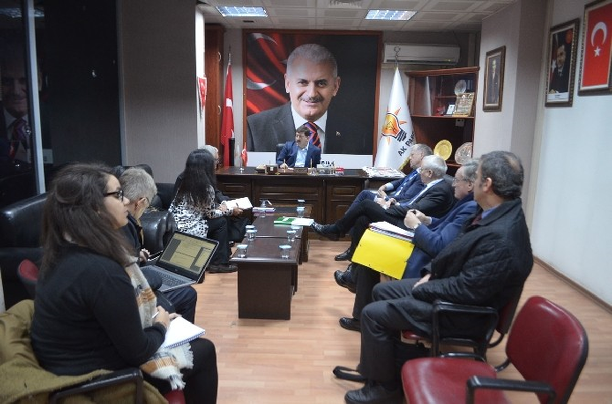 Akar: "Ak Parti\'nin Temel Düşüncesi Sivil Siyaseti Terörden Ayırmaktır"