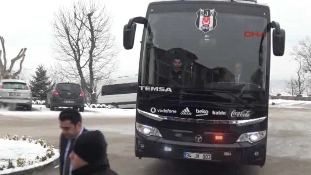 Beşiktaş Bolu\'ya Geldi, Tolga Zengin Otobüsün Bagajından Çıktı!
