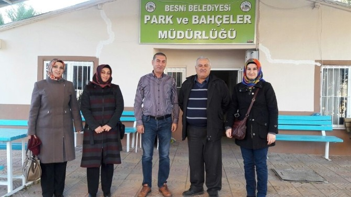 Besni\'de "Çocuklarımız Üşümesin Bir Elde Sen Uzat" Kampanyası