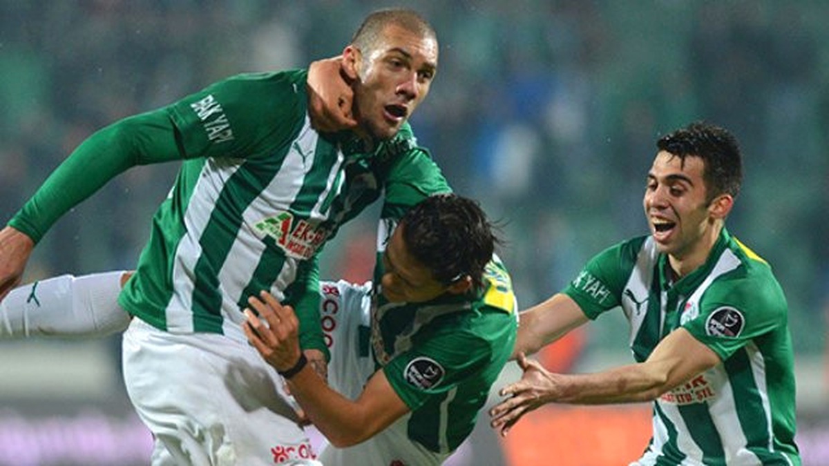 Bursasporlu Futbolcularda Galibiyet Sevinci