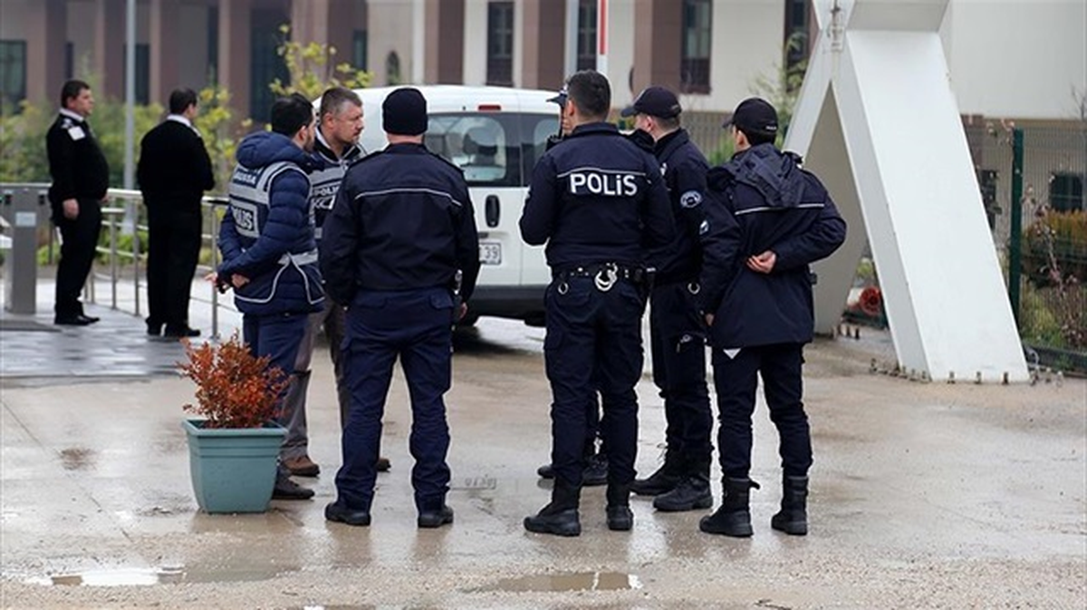 Dha Yurt; Fetö\'nün Hava Kuvvetleri\'nden Sorumlu \'Mahrem Abi\'lerine Operasyon