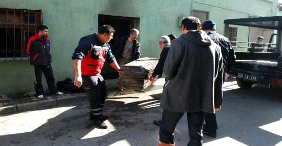 Elektrikli Battaniyeden Çıkan Yangında Öldü