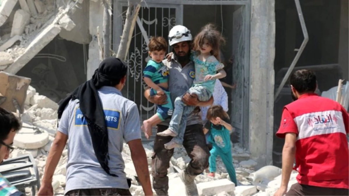 Halep\'e İnsani Yardımlar Sürüyor
