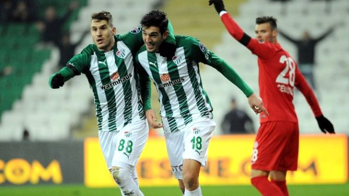 Hamzaoğlu\'nun Yeni Gözdesi Parlıyor