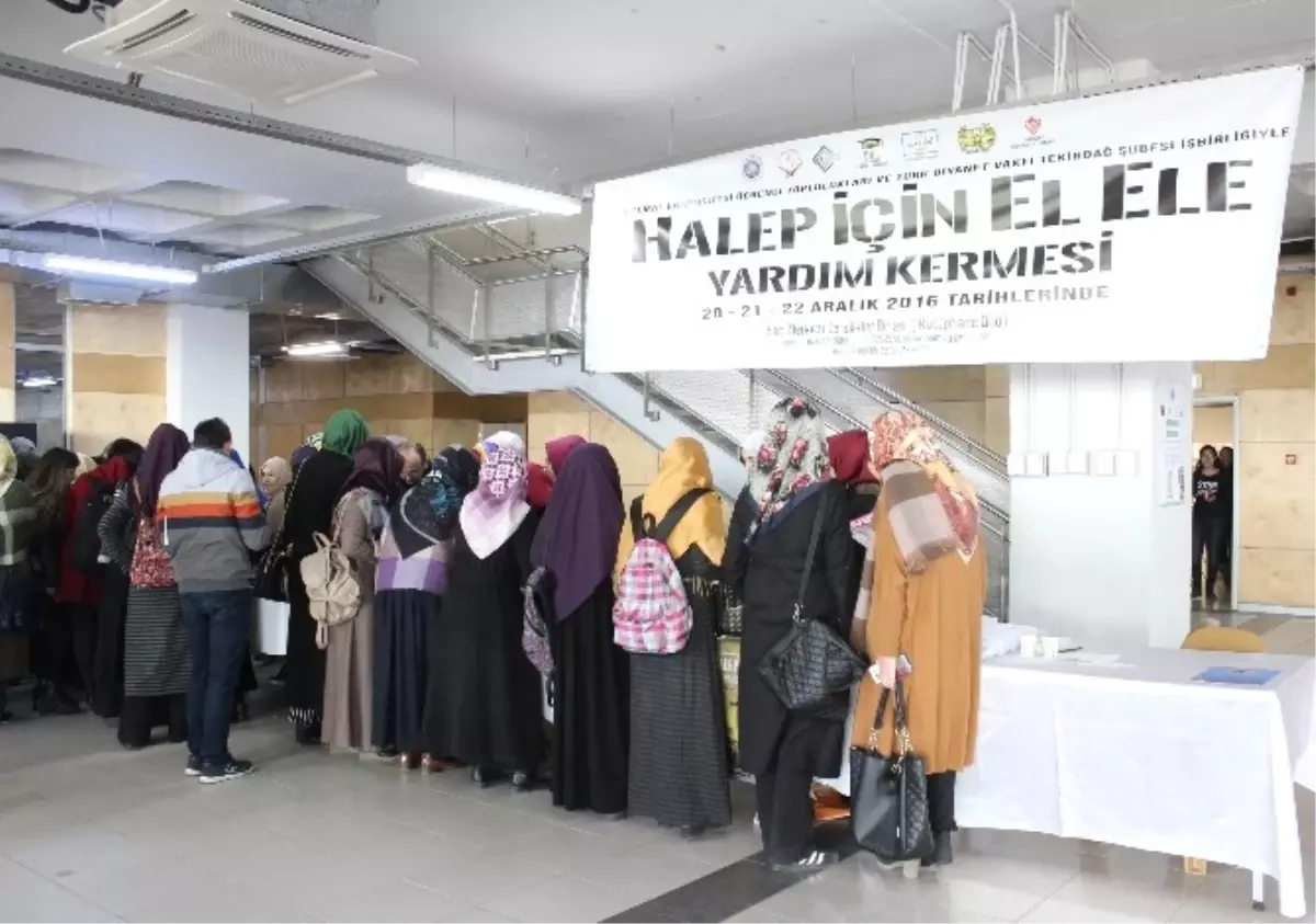 İlahiyat Öğrencilerinden Halep İçin Kermes