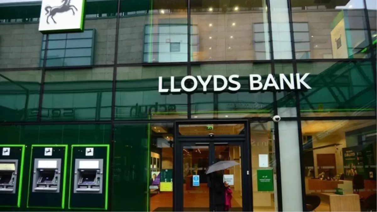 İngiliz Bankası Lloyds, Mbna\'yı Satın Almak İçin Görüşüyor