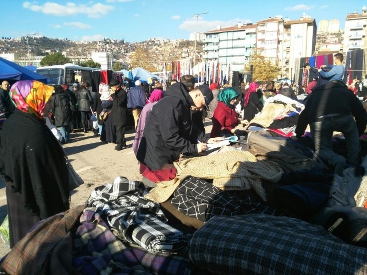 İzmit\'te Semt Pazarları Denetleniyor