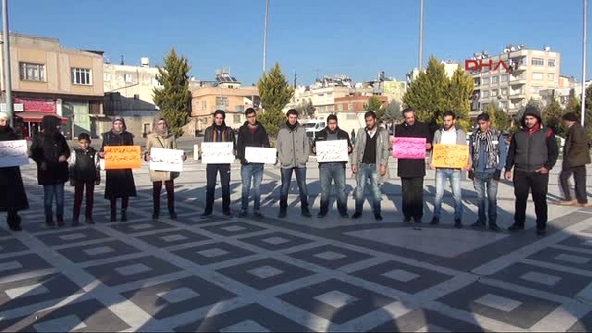 Kilis\'te, Suriyelilerden Halep Protestosu