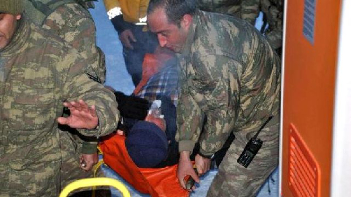 Mehmetçik\'ten Nefes Kesen Hasta Kurtarma Operasyonu