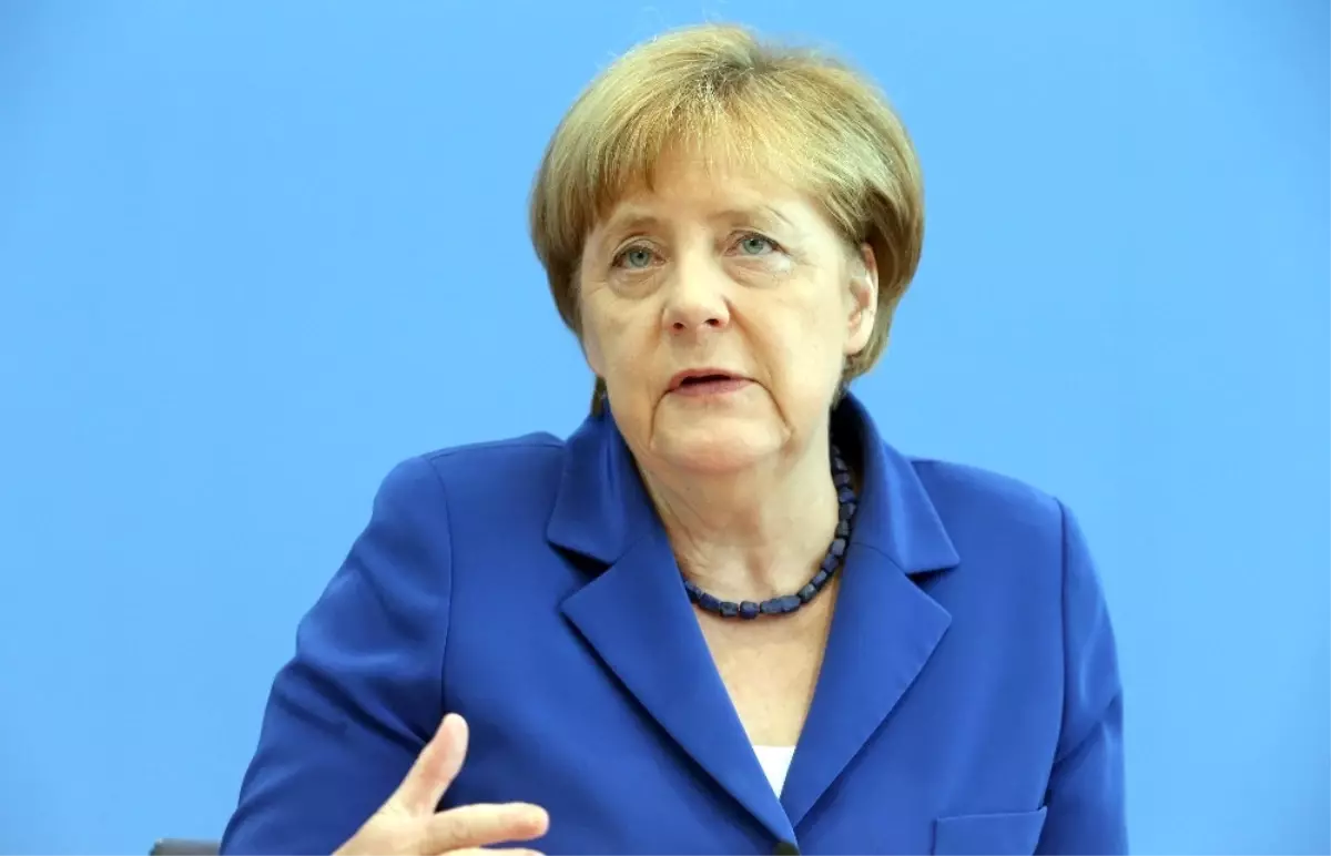 Merkel: Kötülükten Yaratılan Korkunun Bizi Felç Etmesine İzin Vermeyeceğiz