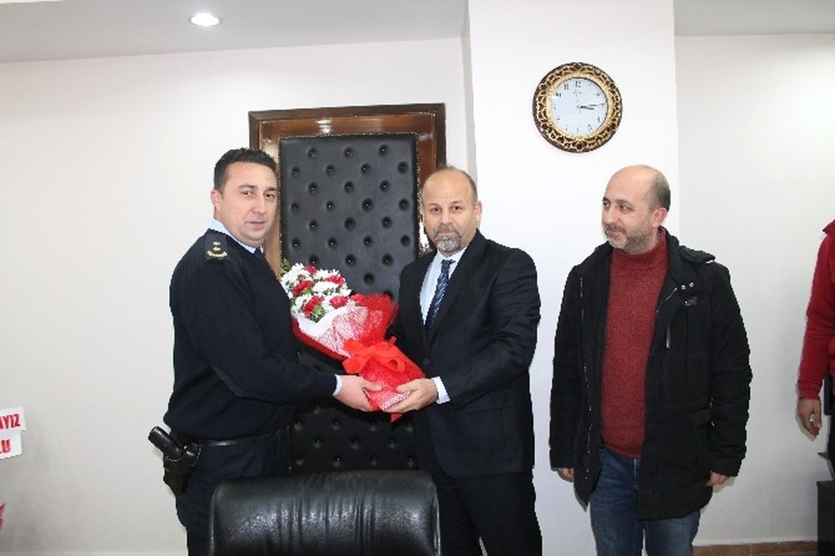 Öğrencilerden Emniyet Müdürlüğüne Taziye ve Moral Ziyareti
