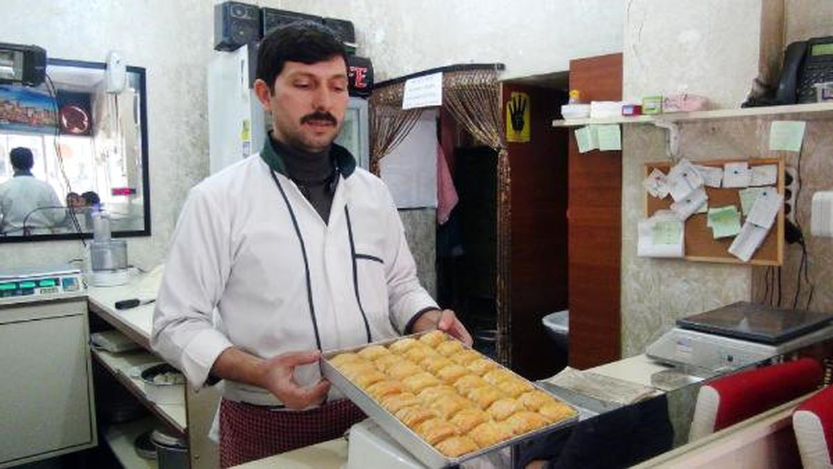 Şanlıurfa\'da, Baklava ile Kadayıfın Karışımı Kadlava Tatlısı