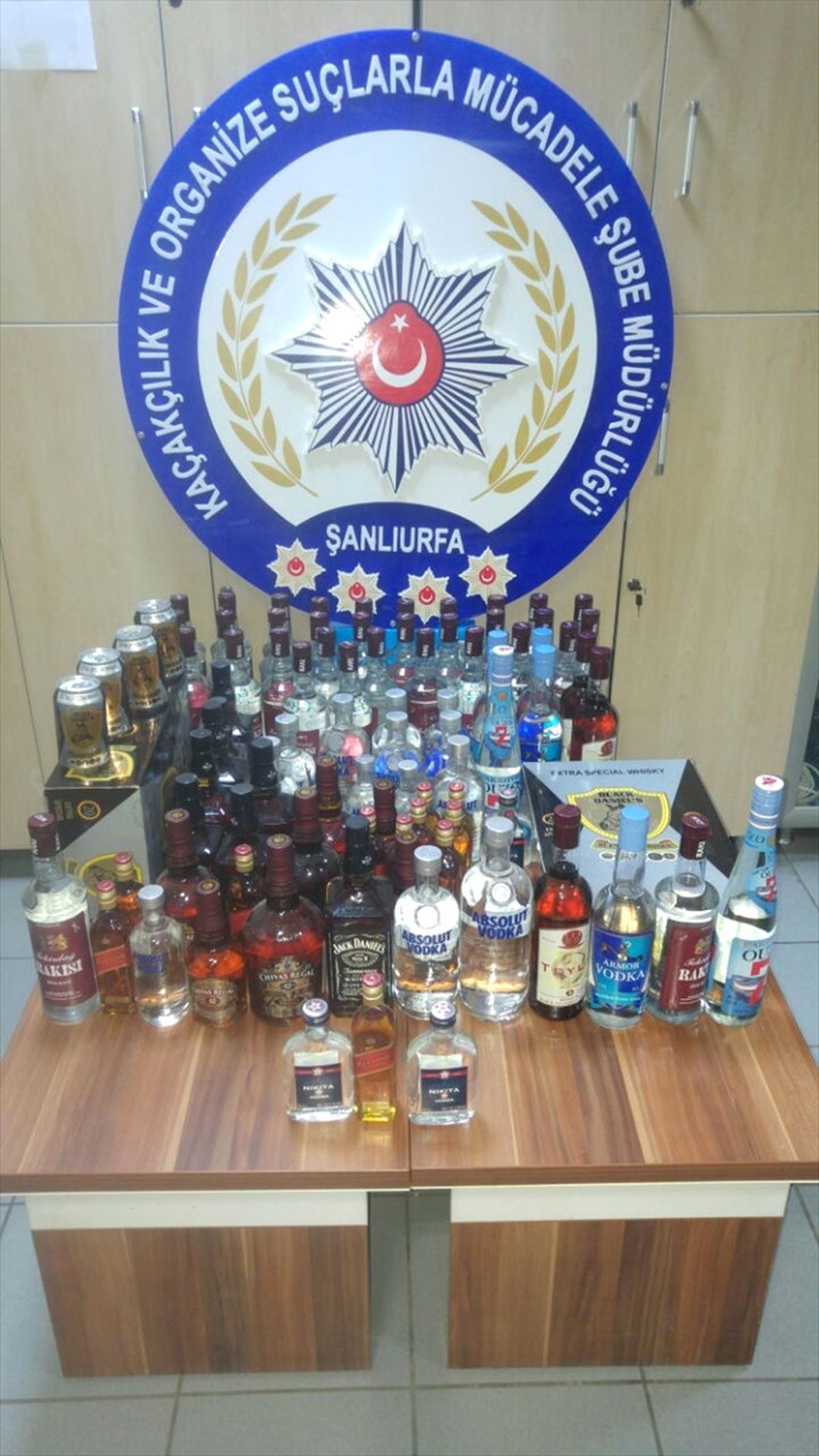 Şanlıurfa\'da Gümrük Kaçağı ve Sahte İçki Operasyonu