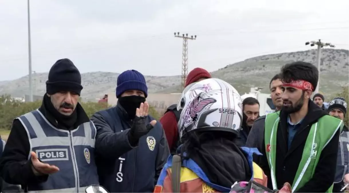 Sınırda Çinli ve Polisin Diyalogu Güldürdü