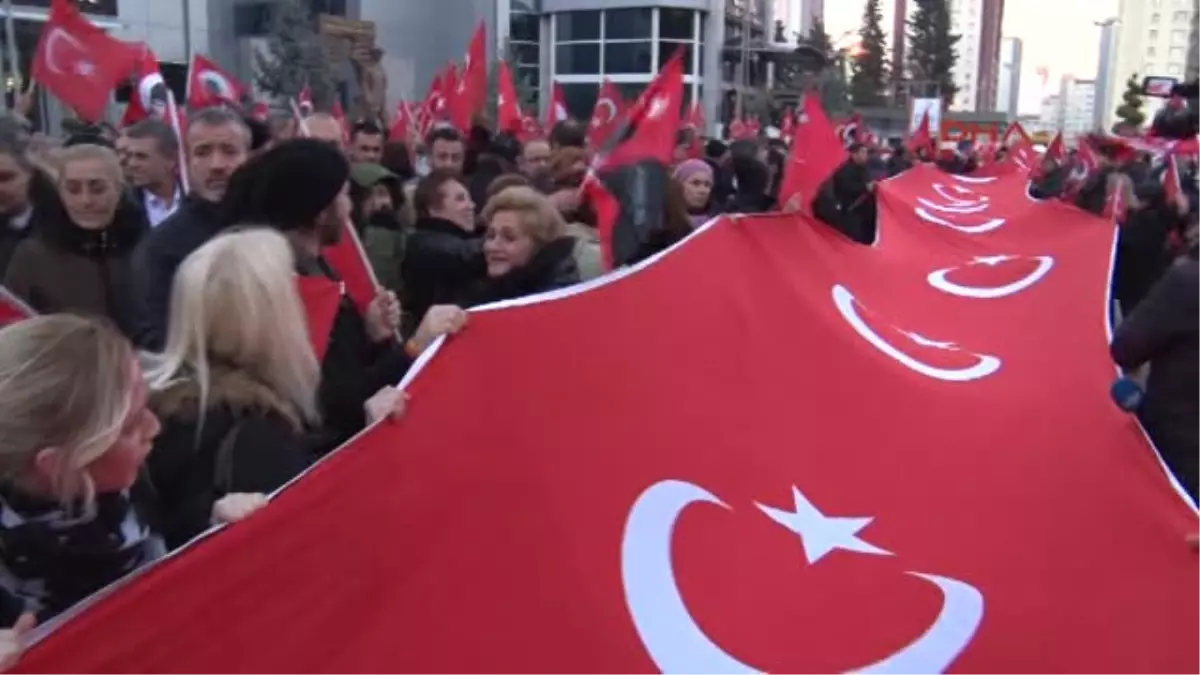 Teröre Karşı Beylikdüzü\'nde Sessiz Çığlık