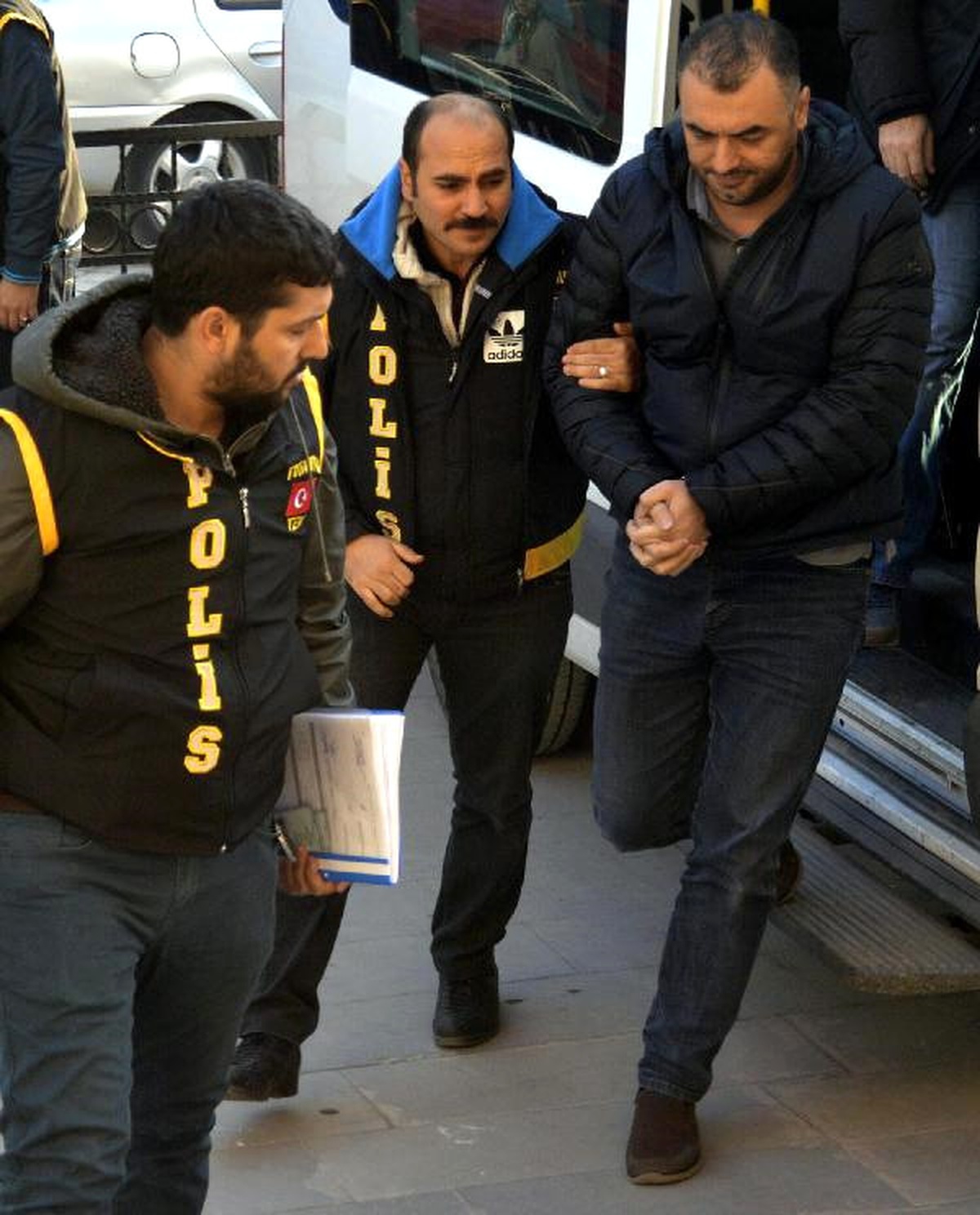 Turgutlu\'da Fetö Şüphelisi 2 Kişi Adliyede