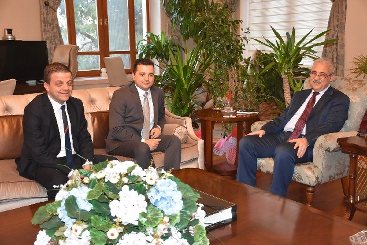 Bankacılar Çalışmalarını Vali Güvençer\'e Anlattı