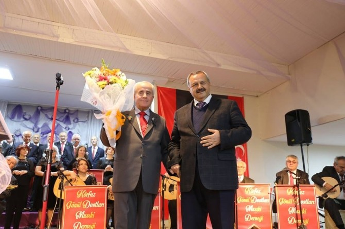 Burhaniye\'de Körfez Gönül Dostları Coşturdu
