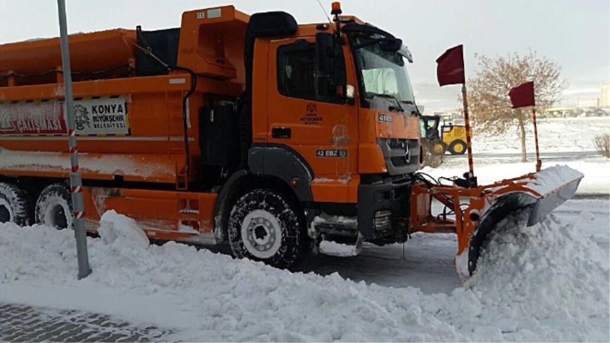 Büyükşehir Kar ve Buzlanmaya Karşı Görev Başında