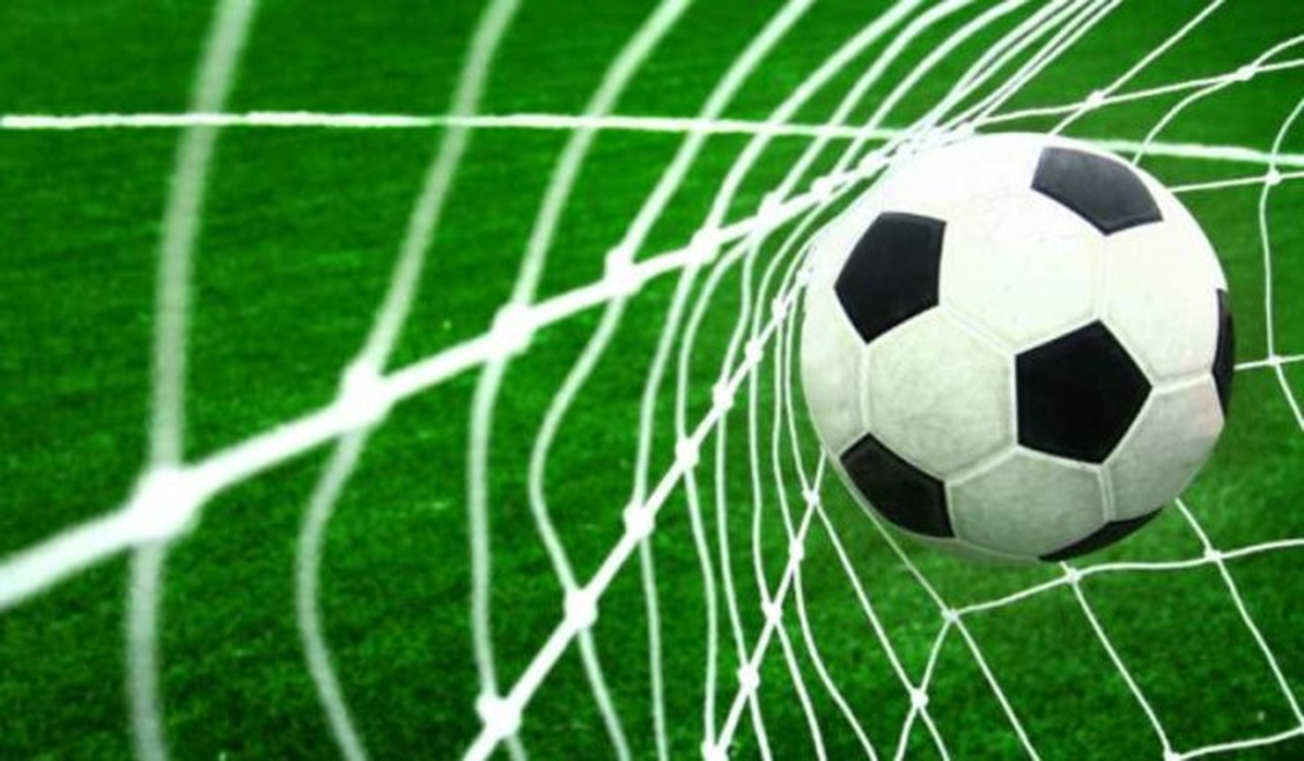 Futbol Ailesinden "Şehitlere Saygı Maçı"
