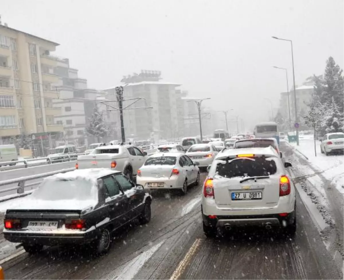 Gaziantep\'te Yoğun Kar Yağışı