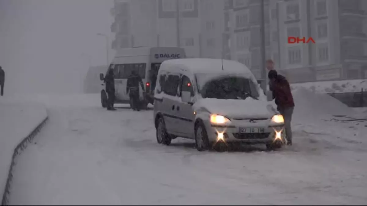 Gaziantep\'te Yoğun Kar Yağışı