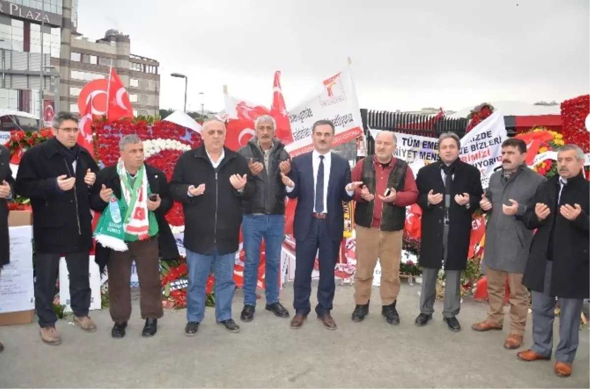 Gemlik 10 Aralık Şehitlerini Unutmadı