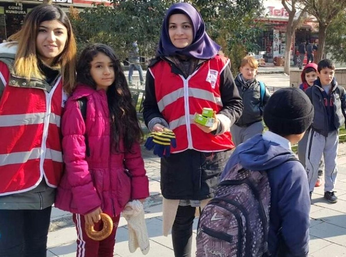 Harçlıklarını Halep\'e Yardım İçin Bağışladılar